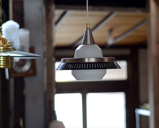 デンマークから Bent Karlby x Lyfaを彷彿 コパー色アルミｘガラスのペンダントライト 天井照明 ランプ 北欧 ヴィンテージ