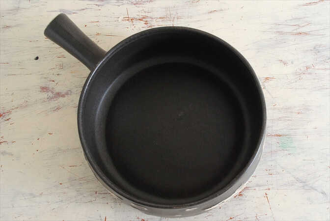 デンマークのブロカントから 陶器のミルクパン ソースパン 北欧食器 北欧雑貨 ヴィンテージ アンティーク