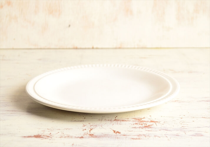 ベルギー製 BOCH ボッホ 白色 19cm プレート デザートプレート お皿 磁器  陶器 アンティーク_240216