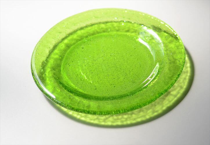 フィンランド製 Humppila Talonpoika グリーンガラスのプレート 16cm フンピラ Lasi 北欧 お皿 食器 ヴィンテージ