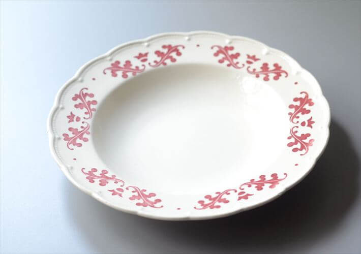 1930-40年代 ベルギー製 BOCH 赤い植物スタンプのスープ パスタプレート 23cm 深皿 アンティーク ヴィンテージ