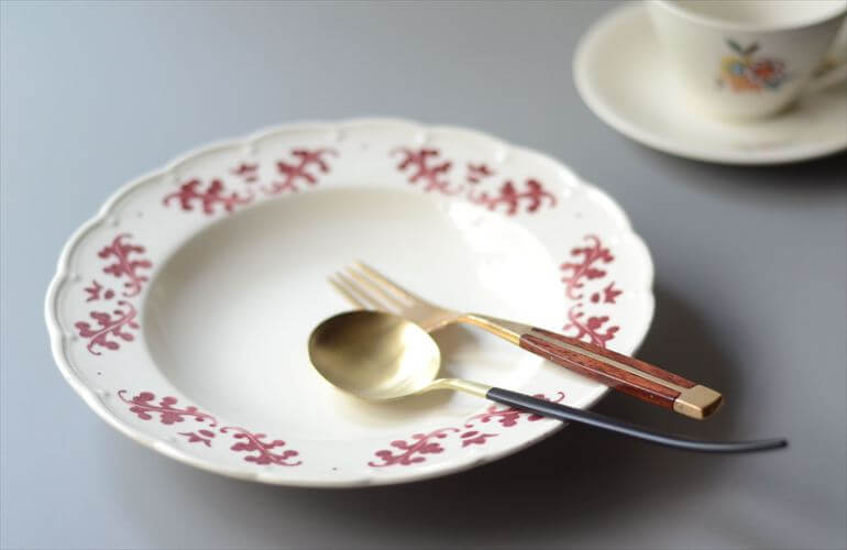 1930-40年代 ベルギー製 BOCH 赤い植物スタンプのスープ パスタプレート 23cm 深皿 アンティーク ヴィンテージ