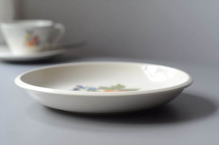 ベルギー製 BOCH きれいな3色のお花のプレート 21.5cm パスタ皿としても ボッホ フラワー 食器 アンティーク ヴィンテージ