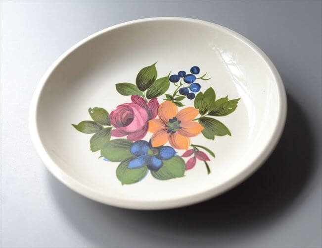 ベルギー製 BOCH きれいな3色のお花のプレート 21.5cm パスタ皿としても ボッホ フラワー 食器 アンティーク ヴィンテージ