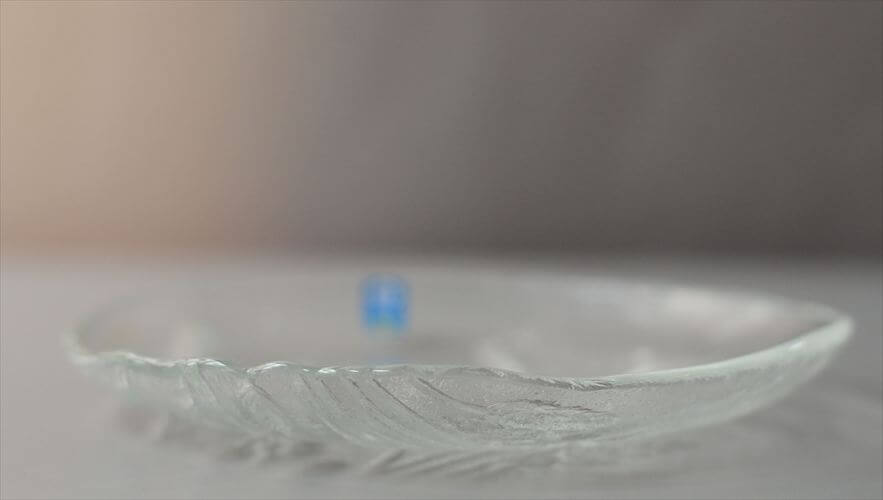 スウェーデン製 BERGUDALA かわいい干草モチーフのガラス プレート 17cm 北欧 お皿 ベルグダラ ヴィンテージ