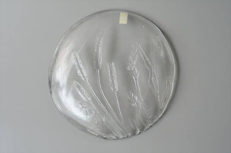 スウェーデン製 BERGUDALA かわいい干草モチーフのガラス プレート 17cm 北欧 お皿 ベルグダラ ヴィンテージ