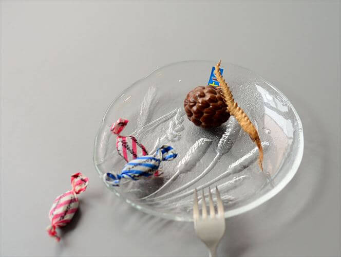 スウェーデン製 BERGUDALA かわいい干草モチーフのガラス プレート 17cm 北欧 お皿 ベルグダラ ヴィンテージ